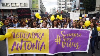 Suicidio de Antonia Garros marcó la marcha de mujeres en Concepción    Suicidio de Antonia Garros marcó la marcha de mujeres en Concepción