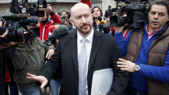 Rafael Garay inicia su regreso a Chile desde Rumania