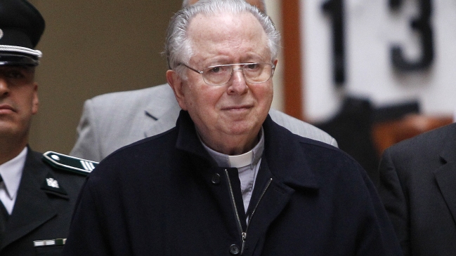 Justicia rechazó demanda de las víctimas de Karadima contra el Arzobispado de Santiago