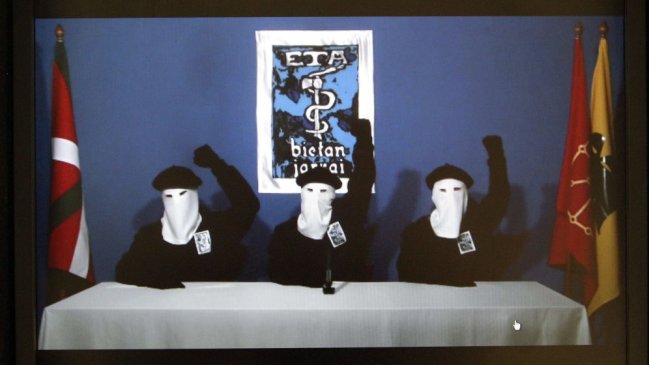 ETA pretende entregar sus armas el próximo 8 de abril, según el diario Le Monde