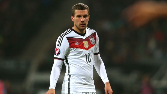 Podolski dio las gracias ante el Podolski dio las gracias ante el