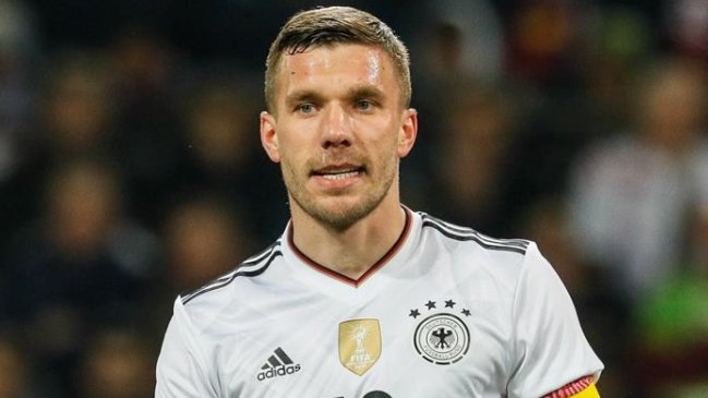 Lukas Podolski cerró su travesía con la selección alemana venciendo a Inglaterra Lukas Podolski cerró su travesía con la selección alemana venciendo a Inglaterra