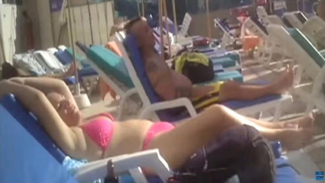 Viceministra peruana fue despedida por tomar sol en bikini durante emergencia