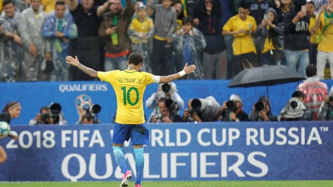 Brasil se impuso a Paraguay y aseguró el repechaje al Mundial de Rusia 2018 Brasil se impuso a Paraguay y aseguró el repechaje al Mundial de Rusia 2018