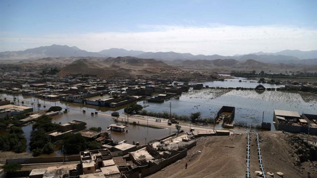 Deslizamientos arrasaron cementerio y arrastraron 2.000 cuerpos en Perú