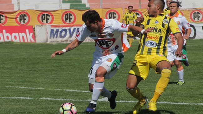 Everton desechó opción de ser líder al empatar con Cobresal en duelo marcado por el arbitraje Everton desechó opción de ser líder al empatar con Cobresal en duelo marcado por el arbitraje
