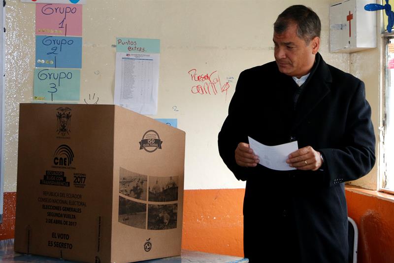 Correa pide esperar resultados oficiales ante encuestas de salida Correa pide esperar resultados oficiales ante encuestas de salida