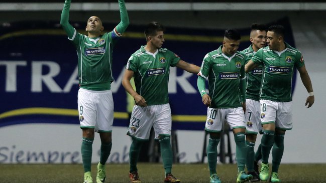 Audax Italiano aplastó a Universidad Católica y se metió a la pelea por los primeros lugares Audax Italiano aplastó a Universidad Católica y se metió a la pelea por los primeros lugares