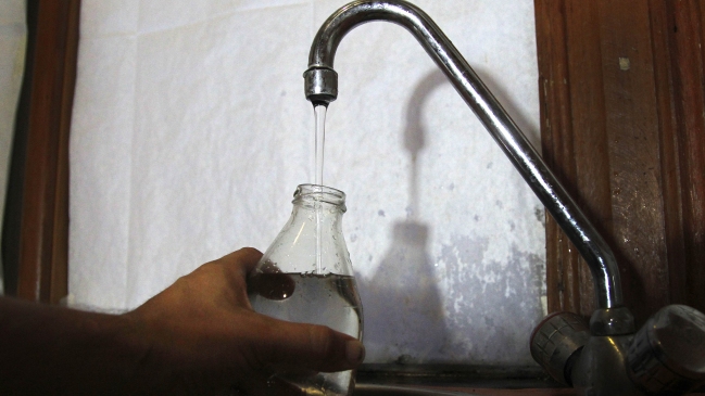 Ya se puede consumir agua potable en Quemchi tras 15 días de emergencia sanitaria Ya se puede consumir agua potable en Quemchi tras 15 días de emergencia sanitaria