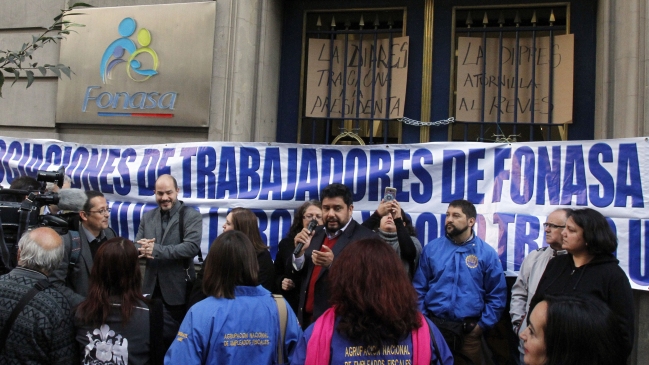 Trabajadores de Fonasa retomarán sus funciones este lunes