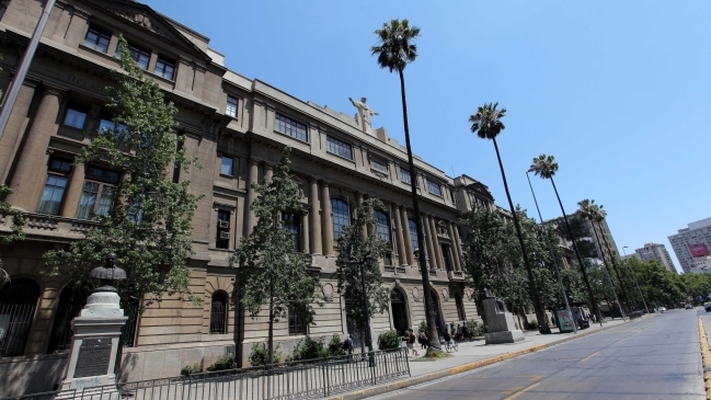 Gobierno llegó a acuerdo con la PUC tras demanda por incumplimientos con el AFI Gobierno llegó a acuerdo con la PUC tras demanda por incumplimientos con el AFI