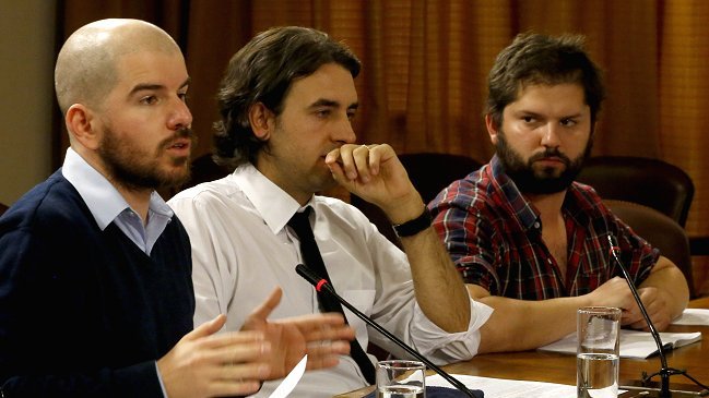 Boric y Jackson exigen al Gobierno que cumpla compromiso para bajar dieta parlamentaria