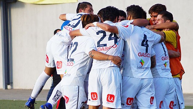 Barnechea ascendió a la Primera B aplastando a Naval y gracias al empate de Melipilla Barnechea ascendió a la Primera B aplastando a Naval y gracias al empate de Melipilla