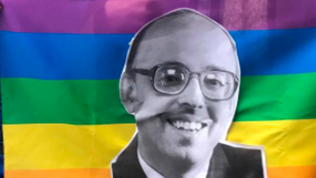 La polémica que generó imagen de Jaime Guzmán en bandera homosexual