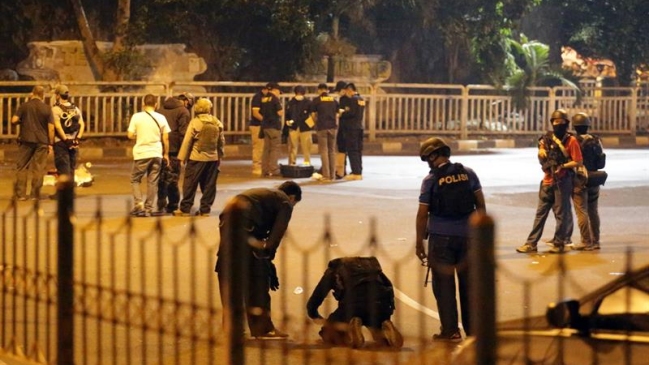 Al menos cinco muertos y 10 heridos en atentado bomba suicida en Indonesia