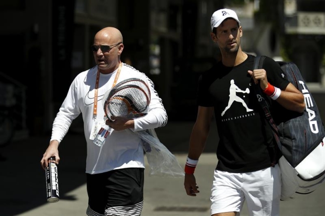Djokovic tuvo su primer entrenamiento con Andre Agassi Djokovic tuvo su primer entrenamiento con Andre Agassi
