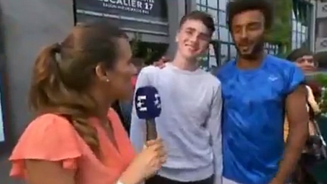 Tenista francés Maxime Hamou fue expulsado de Roland Garros por propasarse con periodista Tenista francés Maxime Hamou fue expulsado de Roland Garros por propasarse con periodista