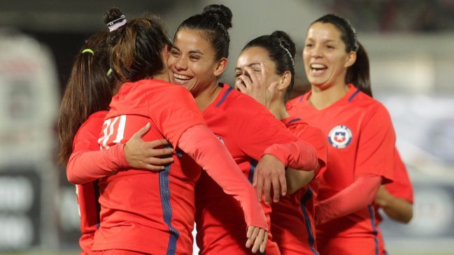 La selección chilena femenina volvió a derrotar a Perú en amistoso internacional La selección chilena femenina volvió a derrotar a Perú en amistoso internacional