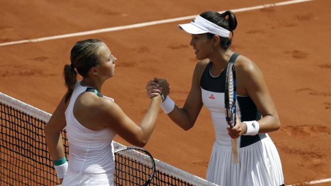 Garbiñe Muguruza superó una difícil prueba en Roland Garros