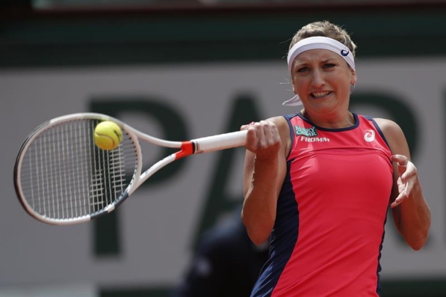 Bacsinszky y Ostapenko avanzaron a semifinales en la lluviosa jornada de Roland Garros Bacsinszky y Ostapenko avanzaron a semifinales en la lluviosa jornada de Roland Garros