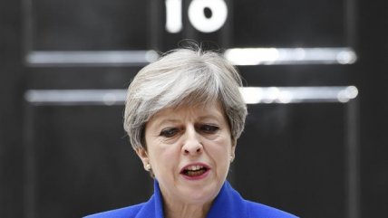 Reino Unido: May se mantiene en el poder con el apoyo de los unionistas del Ulster
