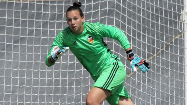 Christiane Endler se convertirá en nuevo fichaje de Paris Saint Germain Christiane Endler se convertirá en nuevo fichaje de Paris Saint Germain