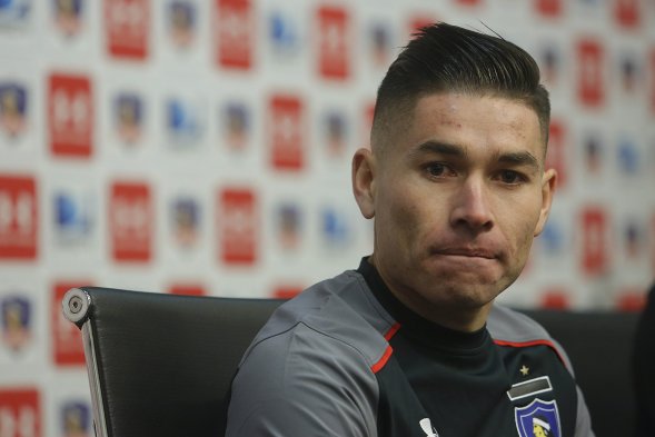 El lateral Oscar Opazo fue presentado este lunes como nuevo refuerzo de Colo Colo, luego que la semana pasada se cerrara su arribo tras la realización de los exámenes médicos. El lateral Oscar Opazo fue presentado este lunes como nuevo refuerzo de Colo Colo, luego que la semana pasada se cerrara su arribo tras la realización de los exámenes médicos.