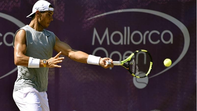 Rafael Nadal: Federer es el máximo favorito en Wimbledon, sin duda Rafael Nadal: Federer es el máximo favorito en Wimbledon, sin duda