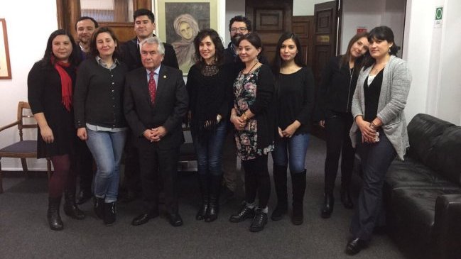 Periodista de Radio Cooperativa recibió reconocimiento del Colegio Médico Periodista de Radio Cooperativa recibió reconocimiento del Colegio Médico