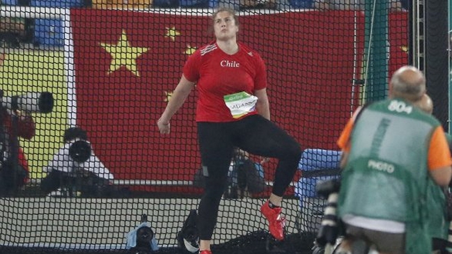 Karen Gallardo logró medalla de bronce en el Sudamericano de Atletismo Karen Gallardo logró medalla de bronce en el Sudamericano de Atletismo