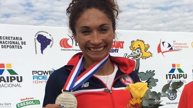 Macarena Reyes logró plata en salto largo del Sudamericano de Atletismo Macarena Reyes logró plata en salto largo del Sudamericano de Atletismo