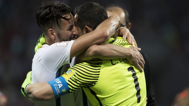 La emocionante arenga de Claudio Bravo previa a la definición por penales ante Portugal La emocionante arenga de Claudio Bravo previa a la definición por penales ante Portugal