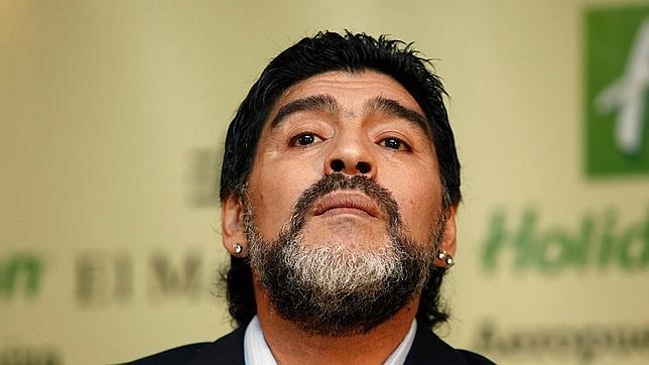 Diego Maradona asistirá a la final entre Chile y Alemania por Copa Confederaciones Diego Maradona asistirá a la final entre Chile y Alemania por Copa Confederaciones