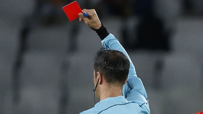 Castrilli se indignó con FIFA y Conmebol por designación de siete árbitros europeos en la final Castrilli se indignó con FIFA y Conmebol por designación de siete árbitros europeos en la final