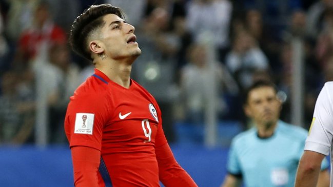 Hinchas increparon a Angelo Sagal por el gol que falló ante Alemania Hinchas increparon a Angelo Sagal por el gol que falló ante Alemania