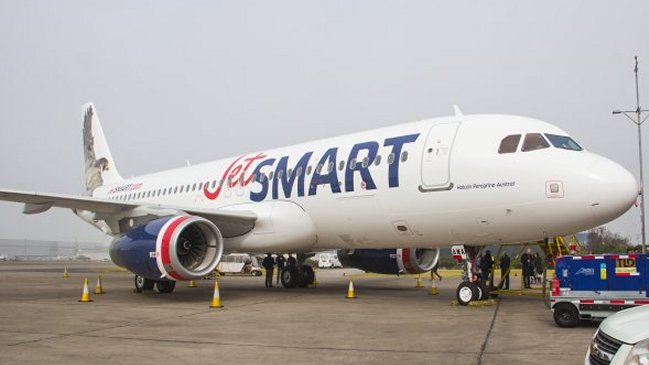 Sernac denunció a dos aerolíneas Sernac denunció a dos aerolíneas