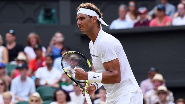 Rafael Nadal continúa sin ceder un set y avanzó a octavos en Wimbledon Rafael Nadal continúa sin ceder un set y avanzó a octavos en Wimbledon
