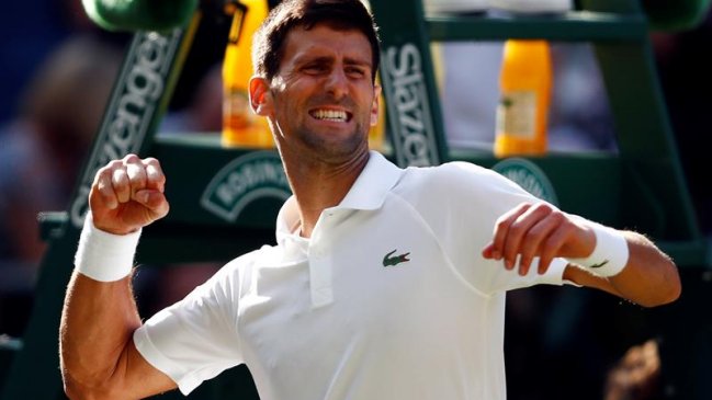 Djokovic doblegó en tres mangas a Gulbis y se metió a octavos de final en Wimbledon Djokovic doblegó en tres mangas a Gulbis y se metió a octavos de final en Wimbledon
