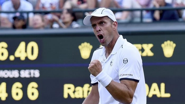 Muller derribó a Nadal en un maratónico partido y avanzó a cuartos de Wimbledon Muller derribó a Nadal en un maratónico partido y avanzó a cuartos de Wimbledon