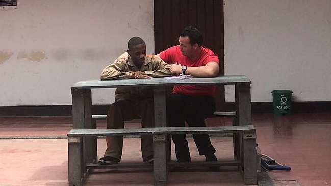 Ex portero de Ñublense Alexis Viera visitó en la cárcel al hombre que le disparó Ex portero de Ñublense Alexis Viera visitó en la cárcel al hombre que le disparó