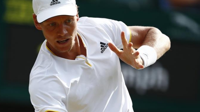 Tomas Berdych avanzó a semifinales en Wimbledon tras retiro de Djokovic Tomas Berdych avanzó a semifinales en Wimbledon tras retiro de Djokovic