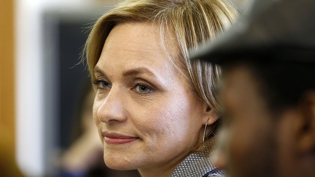 Plantean en la DC la opción de que Goic deje la presidencia y se centre en su candidatura