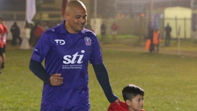 Humberto Suazo volverá al Estadio Monumental para enfrentar a Deportes Recoleta Humberto Suazo volverá al Estadio Monumental para enfrentar a Deportes Recoleta