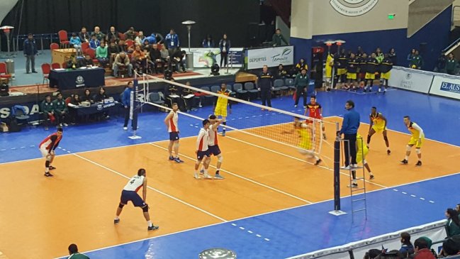 Selección chilena de voleibol barrió a Colombia en amistoso internacional en Temuco Selección chilena de voleibol barrió a Colombia en amistoso internacional en Temuco