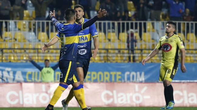 Everton apabulló a San Luis y trepó hasta lo más alto del Transición Everton apabulló a San Luis y trepó hasta lo más alto del Transición