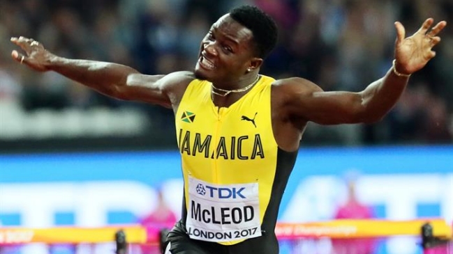 Jamaicano Omar McLeod celebró en los 110 metros vallas del Mundial Jamaicano Omar McLeod celebró en los 110 metros vallas del Mundial
