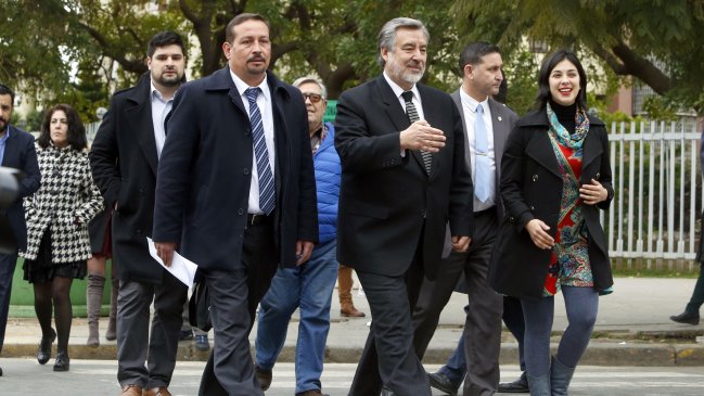 Alejandro Guillier dio a conocer nueva estructura de su equipo de campaña Alejandro Guillier dio a conocer nueva estructura de su equipo de campaña