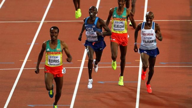 Edris le arrebató el título mundial a Mo Farah en su despedida de los 5.000 metros planos Edris le arrebató el título mundial a Mo Farah en su despedida de los 5.000 metros planos