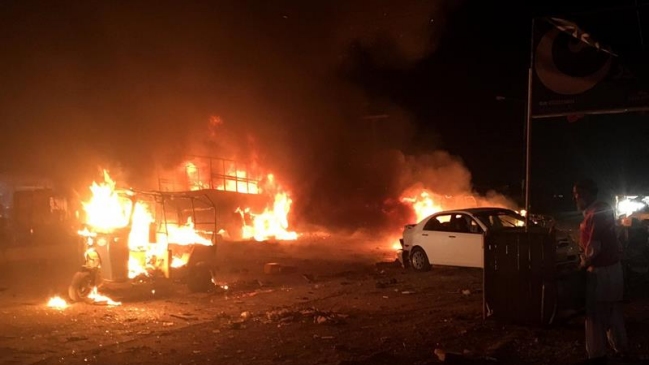 Pakistán: Al menos 15 muertos en un atentado explosivo contra vehículo militar