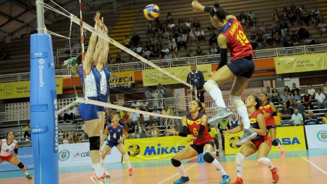 Chile sufrió ante Colombia otra caída en el Sudamericano femenino de voleibol Chile sufrió ante Colombia otra caída en el Sudamericano femenino de voleibol